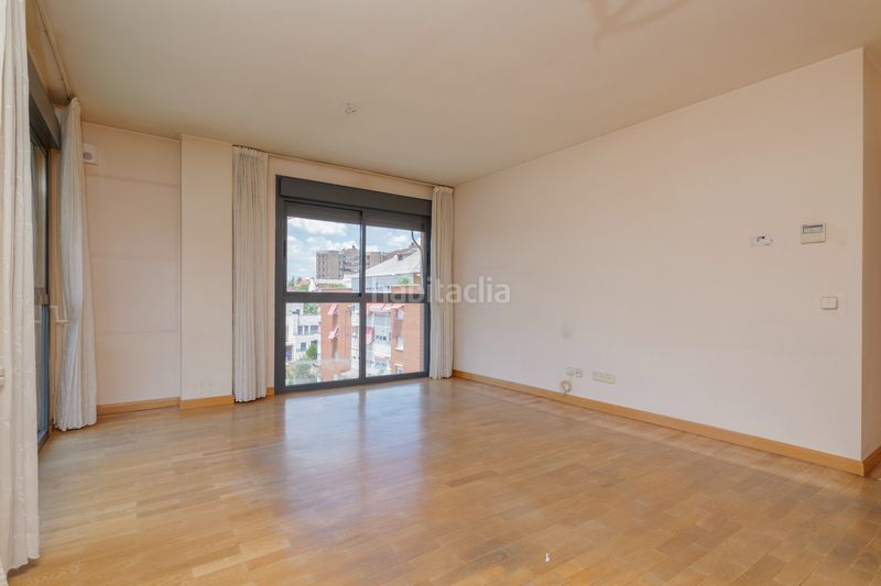 Foto 64e84b6f-dcd8-4363-a0fb-7f809cc00eee. Duplex con riscaldamento parcheggio piscina in Colina Madrid