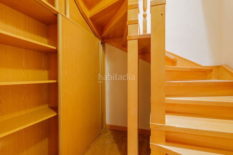 Foto 7ae31590-a40c-4d2f-a9e0-f52a754b3772. Duplex con riscaldamento parcheggio piscina in Colina Madrid