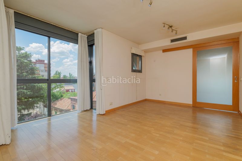 Foto 80dfd072-dd72-41cc-9385-e592a3980b67. Duplex con riscaldamento parcheggio piscina in Colina Madrid