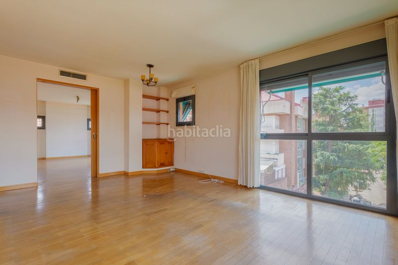 Foto bcb5c550-3f34-4549-832f-a022c0d15f5e. Duplex con riscaldamento parcheggio piscina in Colina Madrid