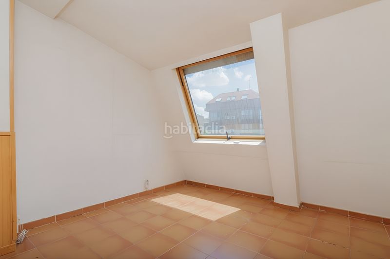 Foto e234ed98-6976-49ff-9101-a62f3013ea76. Duplex con riscaldamento parcheggio piscina in Colina Madrid