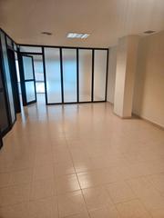 Rent Office space in Tf-64 117. Alquilo estupenda y luminosa oficina en arteria principal de san