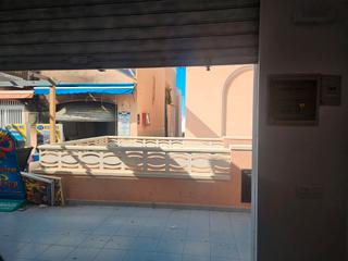 Location Local commercial  Calle londres. Local en muy buen estado en c.c. sun beach, zona turística por e