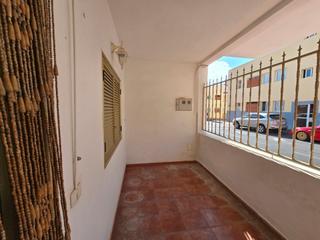 Casa in Avenida ten bel 1. Casa terrera bien ubicada en chafiras.