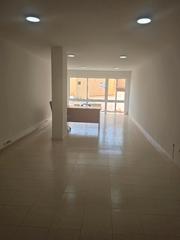 Rent Office space in Avenida santa cruz 117. Alquilo luminoso despacho muy céntrico en avda. santa cruz, san