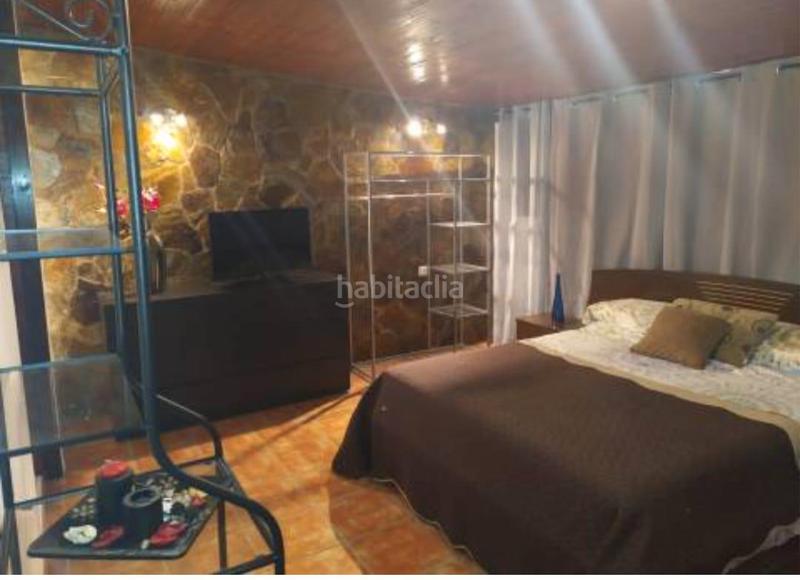 Foto 29bba4ba-27e1-4655-a9a2-0f4646b94ea1. Dúplex en calle ramujo 6 vendo fabuloso piso dúplex ideal para inversores, actualmente alquilado. en Arona