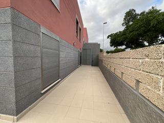 Chalet à San Isidro. Pareado en venta en la jurada, 4 dormitorios.