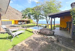 Chalet in Araya. Chalet individual en venta en araya, 3 dormitorios.