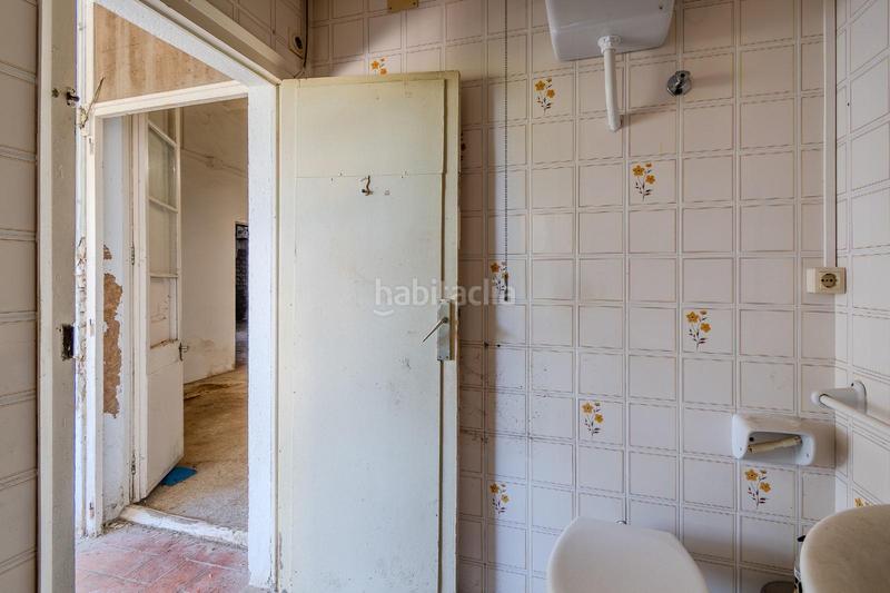 Foto 0ee245c4-cffc-4653-ad96-f55aa9a13c75. Casa adosada  para reformar en venta en Llagostera