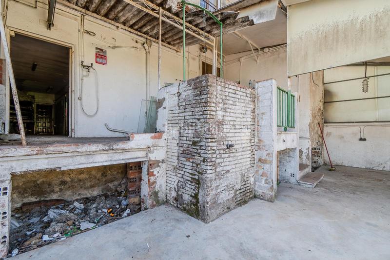 Foto 6ab8217d-02bc-411a-8e9b-0786ad011540. Casa adosada  para reformar en venta en Llagostera