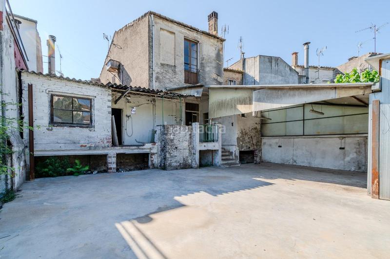Foto fd385554-9999-411c-ae77-bb38261932d1. Casa adosada  para reformar en venta en Llagostera