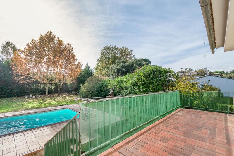 Foto 27e0ff7f-22df-4de1-b25e-4e9ed1cb283f. Chalet xalet unifamiliar en venda a vilobi d'onyar 3 dormitoris , piscina i ampli terreny en Vilobí d´Onyar