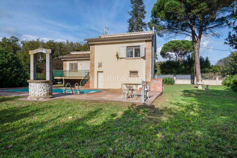 Foto a636cc1b-6c95-4874-880f-b4d064d8b076. Chalet xalet unifamiliar en venda a vilobi d'onyar 3 dormitoris , piscina i ampli terreny en Vilobí d´Onyar