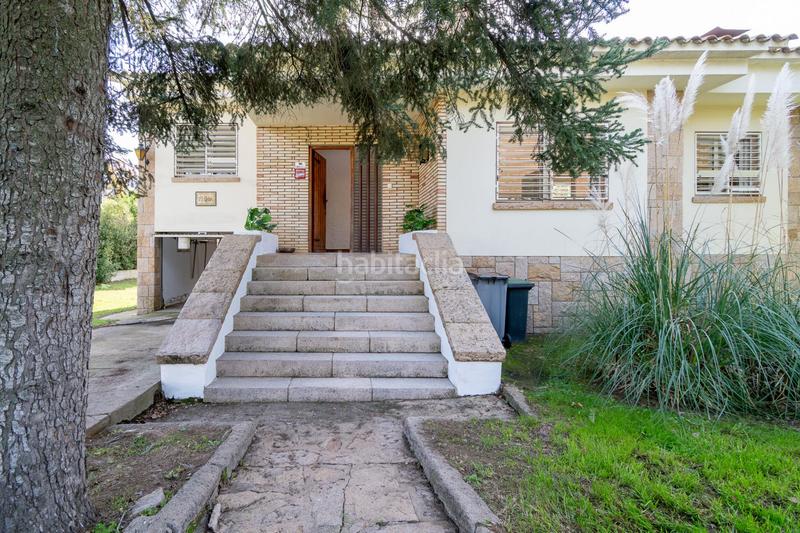 Foto bd758c91-8761-4d47-9518-dc1694028981. Chalet xalet unifamiliar en venda a vilobi d'onyar 3 dormitoris , piscina i ampli terreny en Vilobí d´Onyar