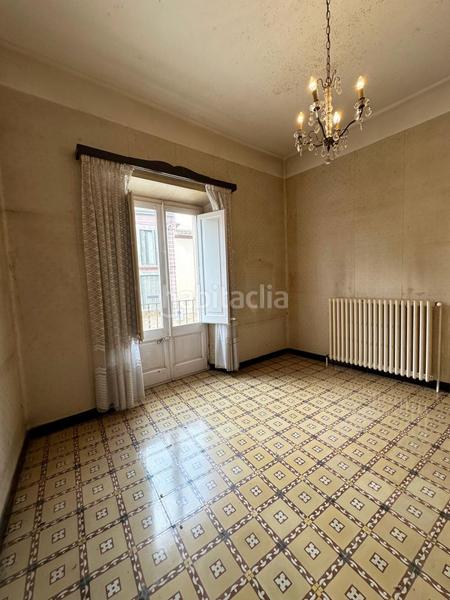 Foto c3c998ec-ff52-4223-aa72-6eff987404e0. Édifice dans Bisbal d´Empordà (La)