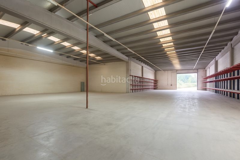 Foto c85517be-6059-45ad-8a8d-8949de97247e. Fabrikhalle mit heizung in Domeny Girona