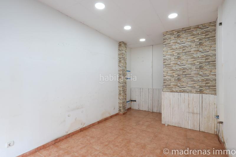 Foto 3b6e48f8-ff96-47ef-9293-c796677319cf. Alquiler local comercial eixample sud - migdia . local comercial per llogar en Girona