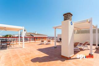 Ático en Platja de Ponent. Ático exclusivo en primera línea de mar con gran solárium