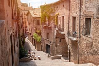 Lloguer Local Comercial a Centre-Barri Vell. ?? local de hostelería en el centro de girona – listo para empez