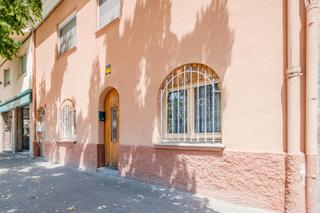 Casa aparellada  Passeig dels països catalans. Casa en salt