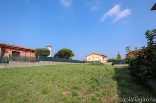 Terreny residencial  Carrer llevant. Parcela urbanitzable per 1 vivenda unifamiliar a riudellots