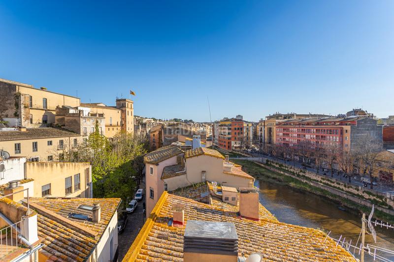 Foto 3679a17e-f4fb-41fd-b5a8-5d430d272ad3. Alquiler piso alquiler temporal al barri vell - vistas al rio! en Girona