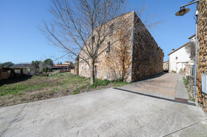 Foto 65e3594f-c7c1-40e4-98cb-6f19f1e669cd. Masia a Crespià