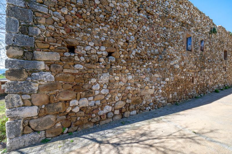 Foto eb3995e3-128e-4e63-88a3-6b5db0649014. Masia a Crespià