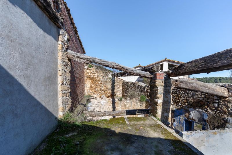 Foto fe2c644a-5e90-42a3-a0a2-377b97a1c427. Masia a Crespià