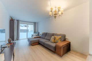 Duplex  Carrer del puigmal. Luz, amplitud y comodidad: ático dúplex listo para entrar a vivi