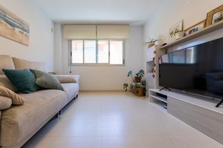 Etagenwohnung  Carrer del priorat. La luz que convierte una casa en hogar | vivienda exterior con o