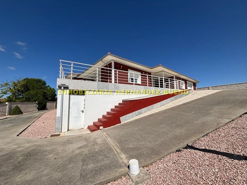 Foto 6454a93f-9c62-45aa-b974-10d73afa811d. Chalet with heating parking pool in Villamayor