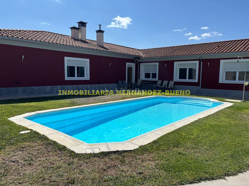 Foto 6778b989-66d2-4615-9101-6fd47baacd95. Chalet with heating parking pool in Villamayor
