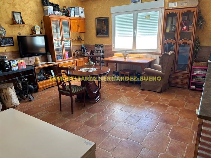 Foto 6afb341a-0c6e-4150-895e-5bbfd70cb747. Chalet with heating parking pool in Villamayor