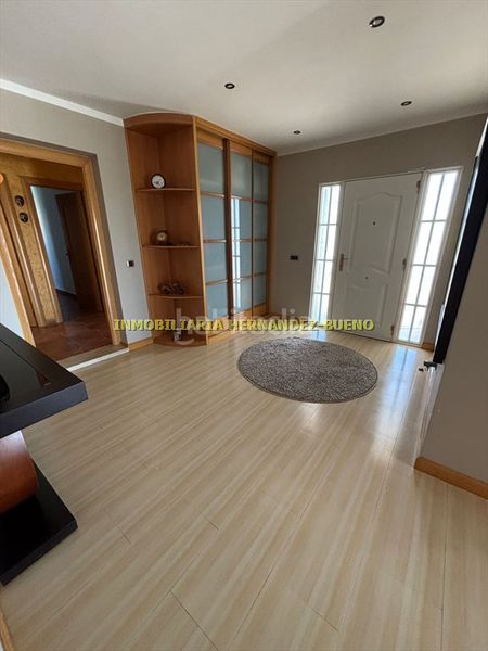 Foto d0812963-fabb-4b77-bec5-cd7d7451fb4d. Chalet with heating parking pool in Villamayor