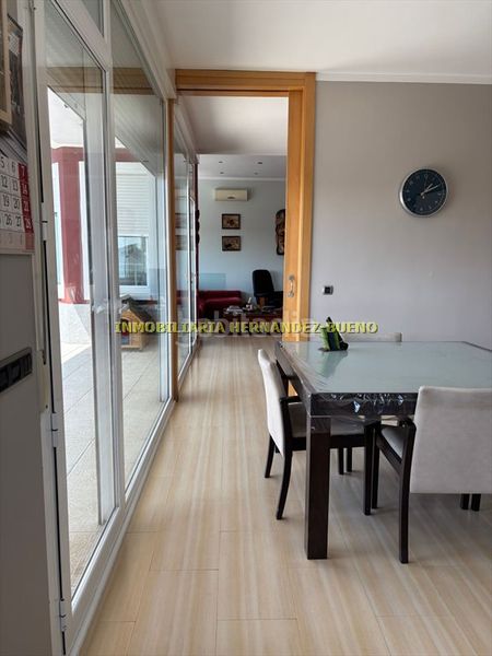 Foto d7fb4565-f5e6-4278-b3a7-daa2a186d5fd. Chalet with heating parking pool in Villamayor