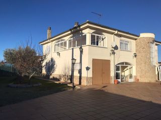 Chalet en Castellanos de Villiquera