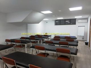 Location Local commercial à Universidad - Tenerías. Se alquila local en la parte antigua de salamanca completamente