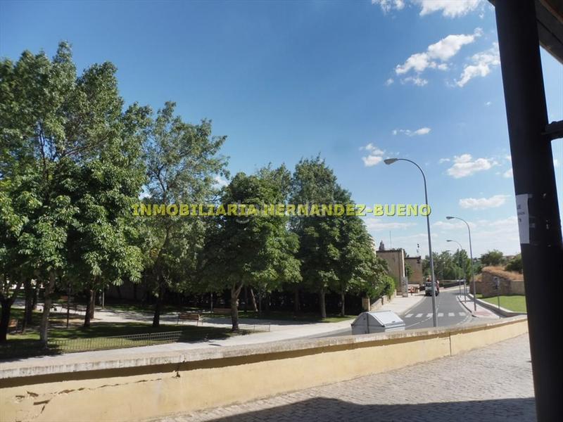 Foto c64d0d62-eb61-41c9-9503-68b17532c2f3. Posto auto in San Vicente - Las Úrsulas Salamanca