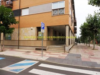 Business premise in Carbajosa de la Sagrada. Se vende espectacular local en carbajosa de la sagrada.actualmen