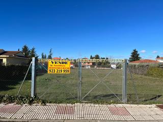 Terrain résidentiel à Carbajosa de la Sagrada. Fantástica parcela de 1.200m2 en urbanización navahonda.se encue