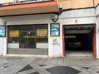 Location Local commercial à Chinchibarra. Os presentamos este local en una ubicación privilegiada, en la m