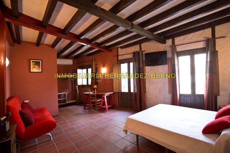 Foto 7cb099f8-8b4b-43d8-adb2-314e7830fdc3. Edifici a Sequeros