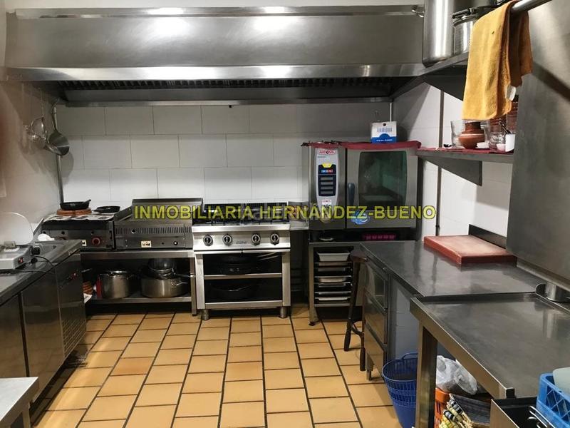 Foto bc525aab-c729-45d1-98b7-f36e265cc40e. Edifici a Sequeros