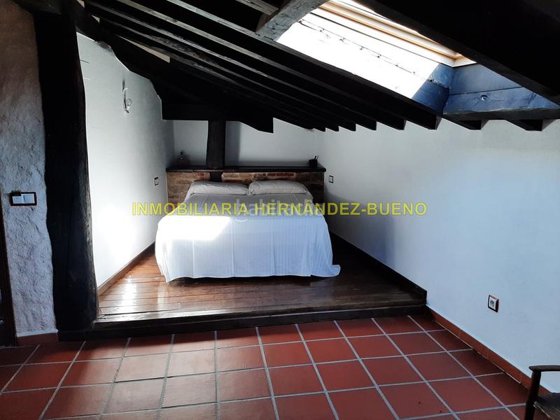 Foto da3ae50f-8a93-4bfe-b851-b362dbefcaa9. Edifici a Sequeros