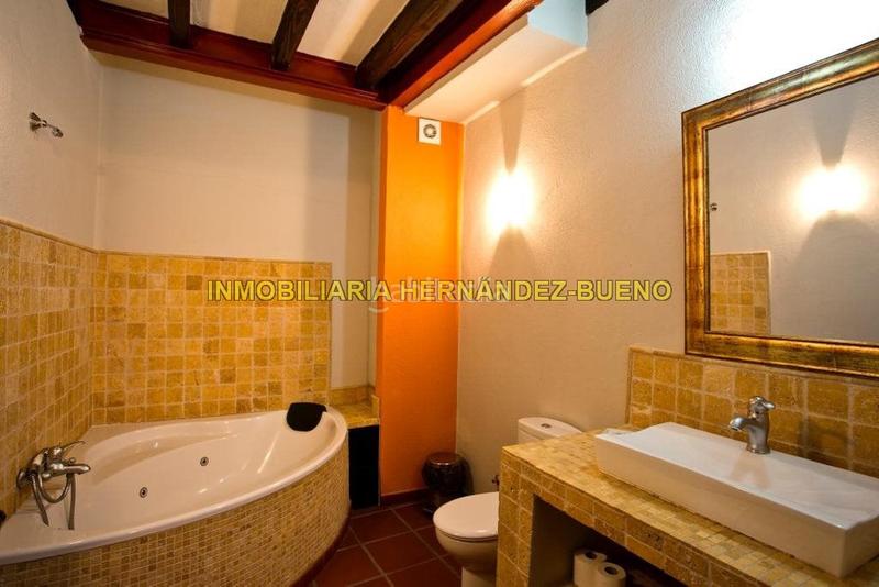 Foto e544f4e2-2f81-4cbb-9376-b8950541b120. Edifici a Sequeros