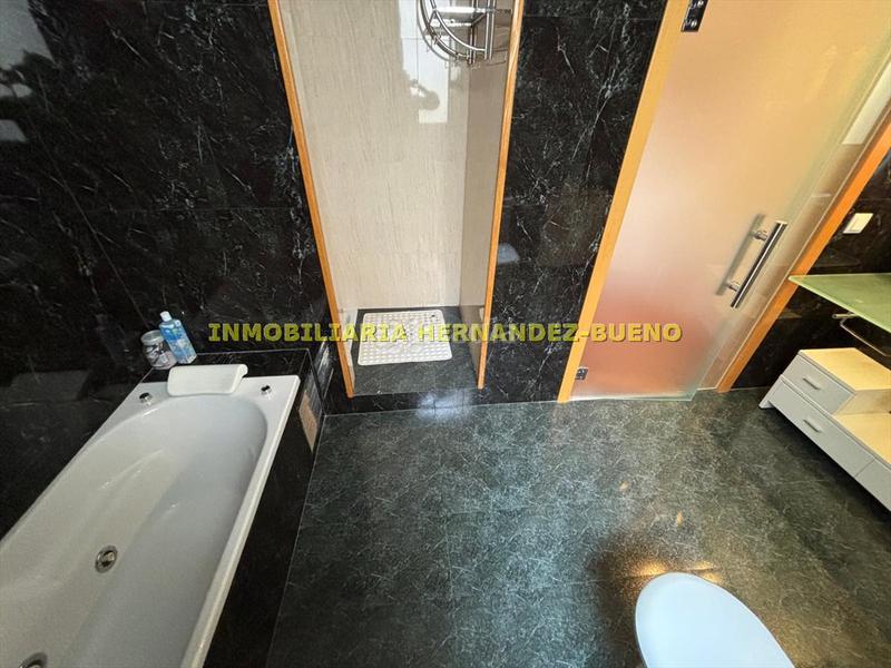 Foto 23354408-8b4d-4904-8c2b-877fd22ece1c. Dúplex amb calefacció a Centro Salamanca