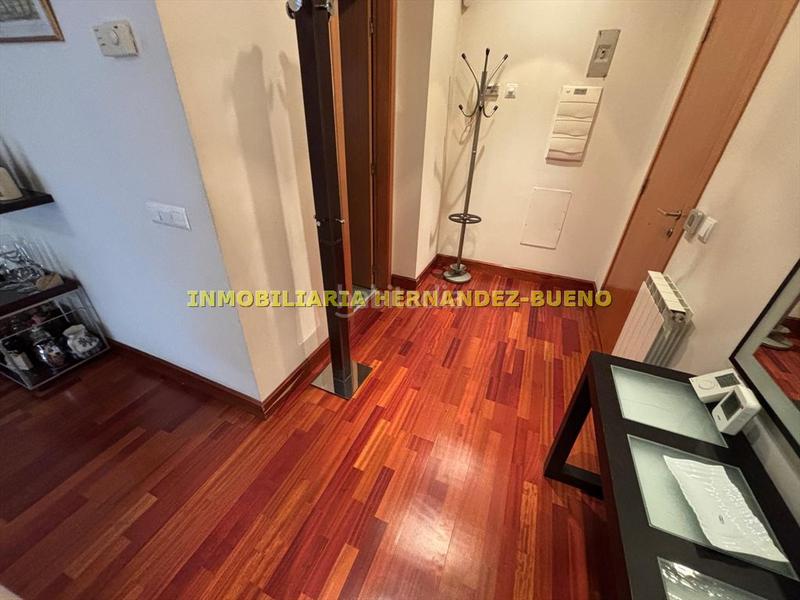 Foto 5cd1a8d6-b539-4d99-b2b5-52a8db03dbd2. Dúplex amb calefacció a Centro Salamanca