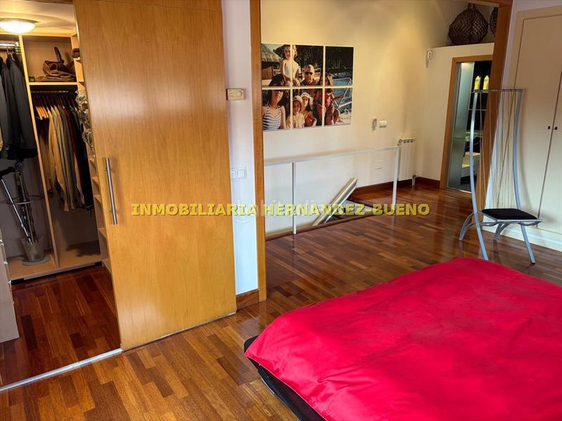 Foto da1466de-2ddd-4f24-a68c-3e9388702be6. Dúplex amb calefacció a Centro Salamanca