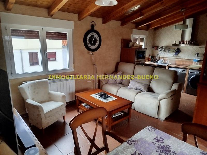 Foto 0fc2fdf0-f508-49fb-a8c7-d1a982a60f7f. Casa adossada amb calefacció aparcament a Rollo - Puente Ladrillo Salamanca